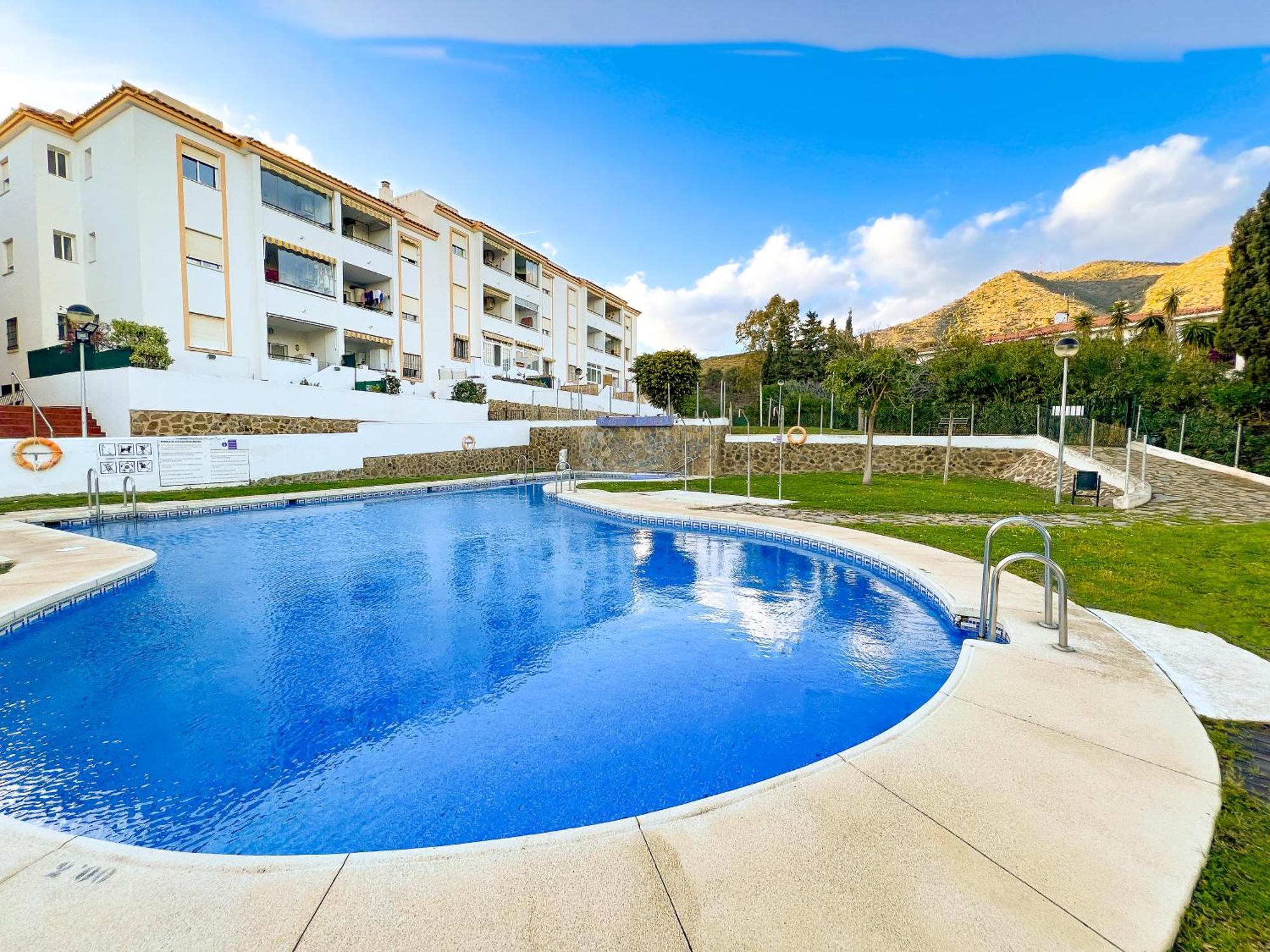 Family In Playa De Carvajal, Appartement *