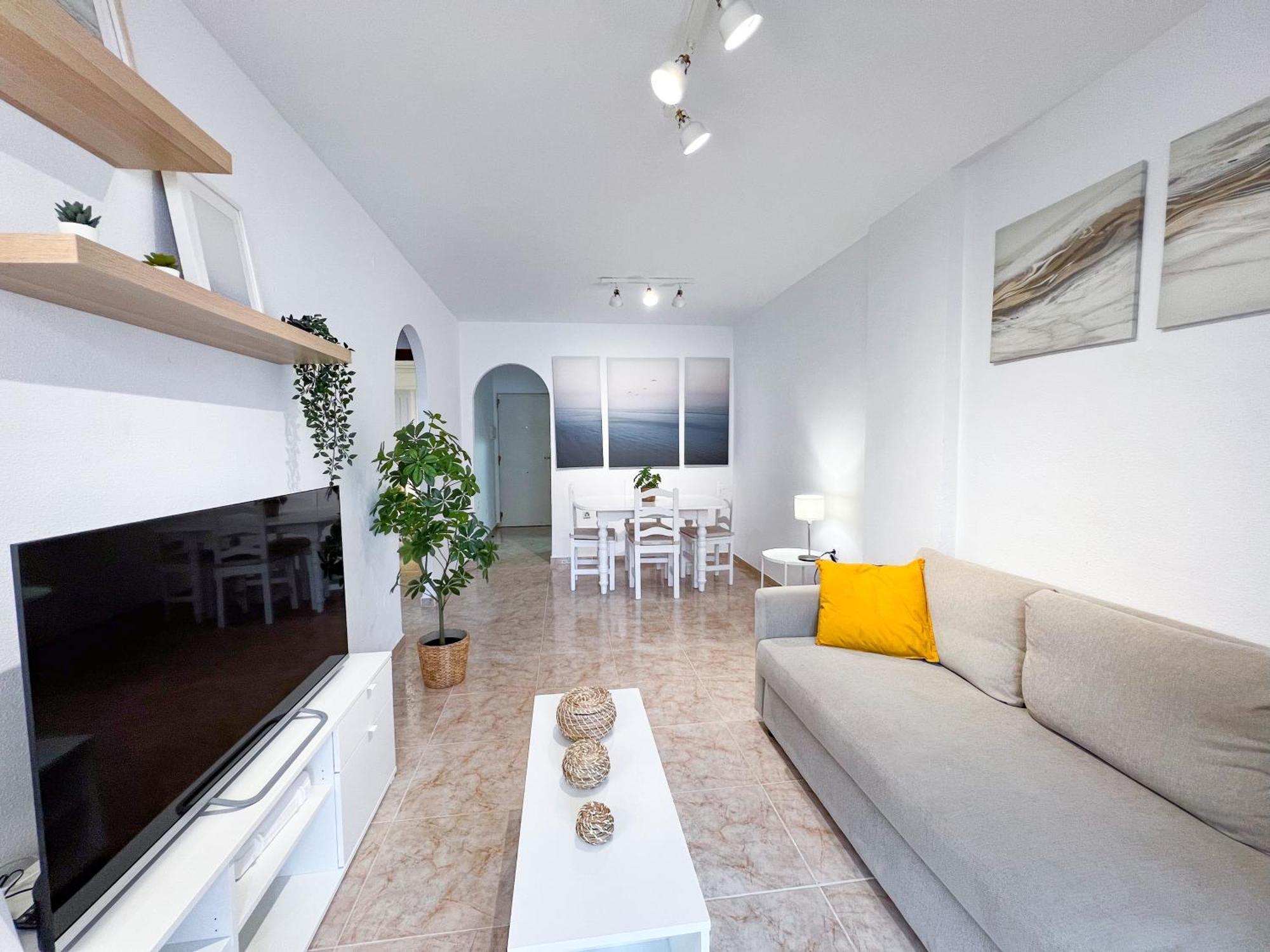 Family In Playa De Carvajal, Appartement
