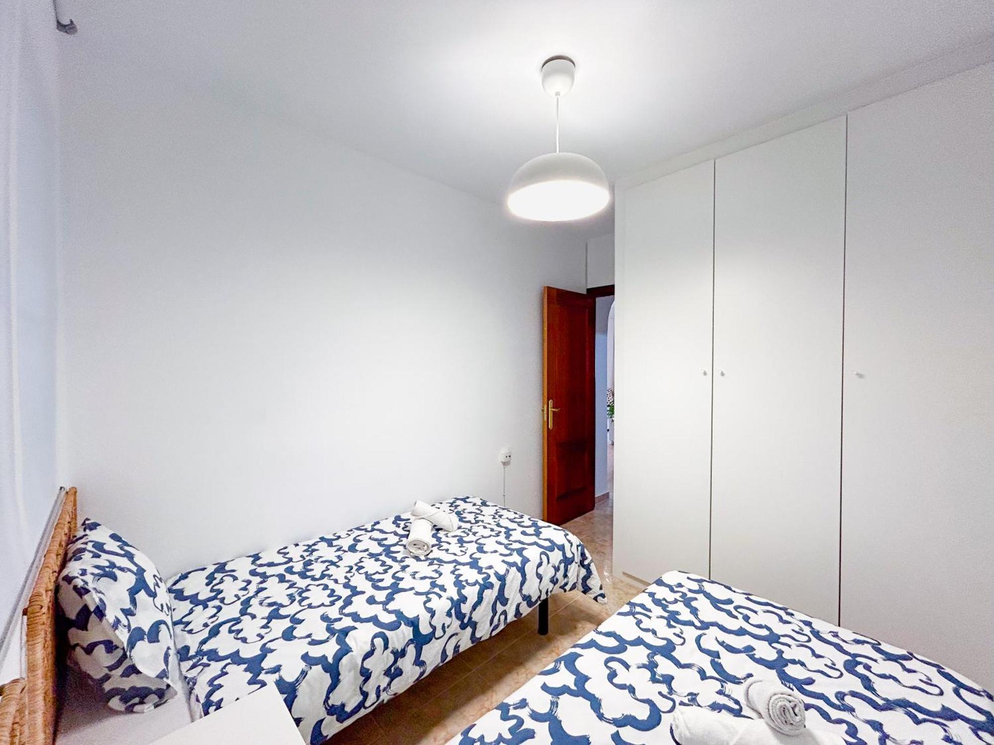 Family In Playa De Carvajal, Appartement *